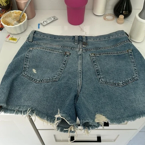 We free 31 Jean shorts - Picture 4 of 4